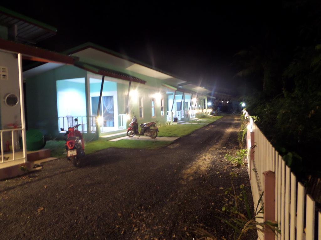 Hotel Lanta Triple Novel Ko Lanta Exterior foto